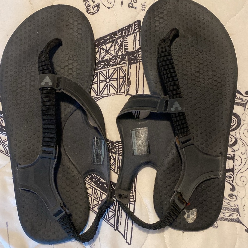 VivoBarefoot Sandals Black Sz EU40L Sz9-9.5 US
